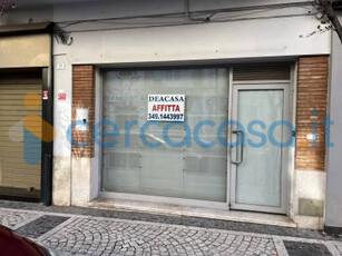 FONDI-Corso Italia 18 SI AFFITTA Locale Commerciale
