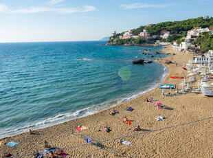 Fondo - commerciale a Castiglioncello, Rosignano Marittimo