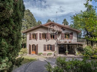 Lussuoso casale in vendita Cetona, Italia