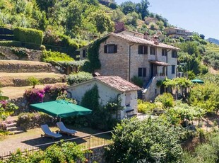 Monte di Ripa casa colonica di 400 mq vista mare