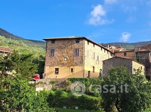 Rustico/Casale in Vendita in Via Venezia di Montemagno 42 a Calci