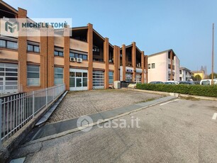 Stabile / Palazzo in Vendita in Via Gino Beltramini a Verona