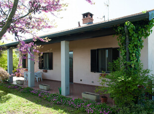 Villa a Conzano - Rif. c776