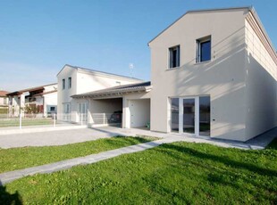 Villa Bifamiliare in Vendita ad Campo San Martino - 315000 Euro
