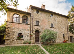 Villa Cortona con Cappella, Vigneto e Uliveti