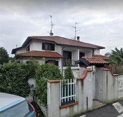 Villa in Vendita a Gudo Visconti