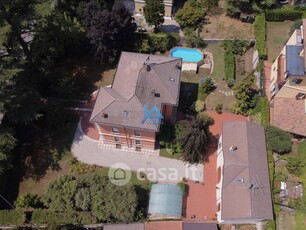 Villa in Vendita in Via Gardesana a Caprino Veronese