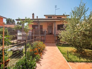 Villa in vendita, Roma acilia