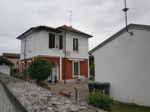 Villa ristrutturata a Mortara