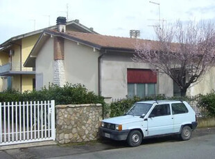 Villa singola in ottime condizioni con garage