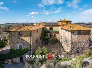 VILLA STORICA IN VENDITA A CASTELLINA IN CHIANTI, TOSCANA