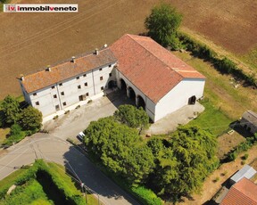 Villa unifamigliare di 1558 mq a Val Liona