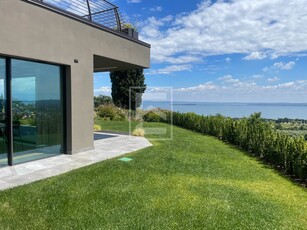 Villa vista lago a Padenghe sul Garda