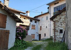 Casa Indipendente in in vendita da privato a Borgo Valbelluna frazione Stabie, 98
