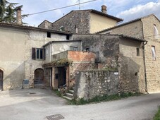 Rustico in in vendita da privato a Colle di Val d'Elsa località San donato-quartaia, 78