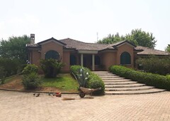 Villa in vendita a Latina Via Del Lido