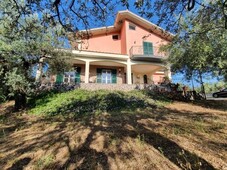 Villa in vendita a Montecorvino Rovella Salerno Raiello