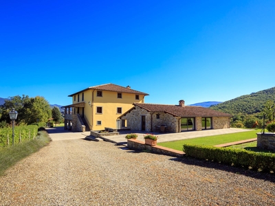 Casa in vendita in Poppi, Italia