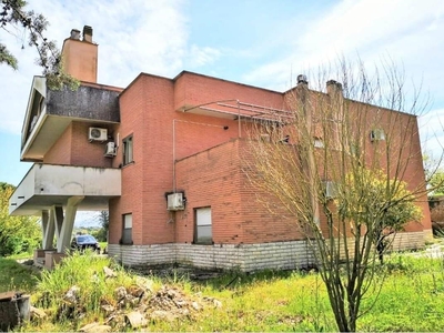 VILLA CON GIARDINO ADATTA AD USO RICETTIVO O RSA