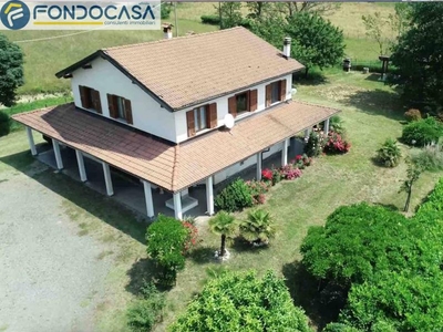 villa in vendita a Casaleggio Boiro