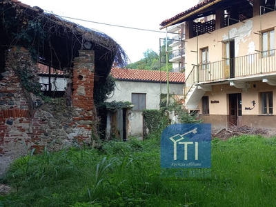 Casa indipendente con box doppio a Castellamonte