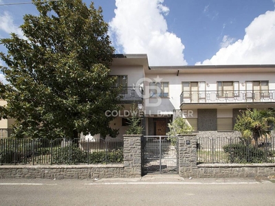 villa indipendente in vendita a Montefiascone