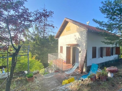 villa indipendente in vendita a Ponzone