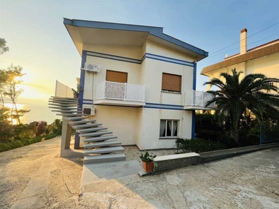 Villa o Villino in Affitto ad Bagheria - 950 Euro