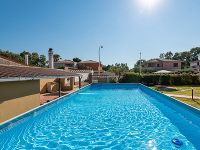 Casa vacanze 'Villa Wanda' con piscina, terrazza, 2 balconi & Wi-Fi