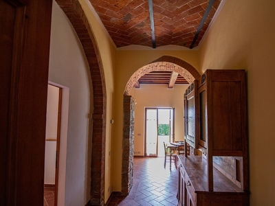 Giglio Dorato is an antique restored stone farmhouse with indipendent apartments