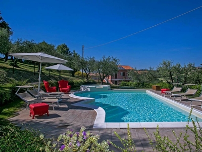 Appartamento a Pesaro con piscina, barbecue e terrazza