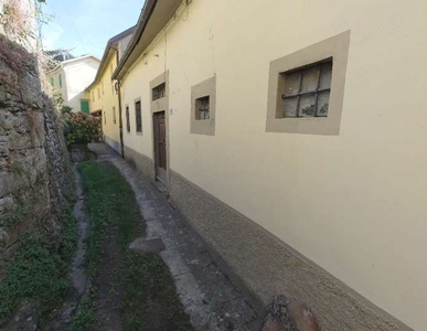 Appartamento in Località Castello di Sambuca Via di Casale 26, 2 bagni