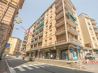 Appartamento in Vendita in Via Borzoli 6 a Genova