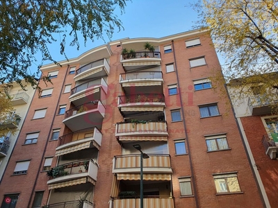 Appartamento in Vendita in Via Breglio 49 a Torino