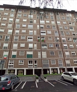 Appartamento in Vendita in Via Camillo Giussani 29 a Milano