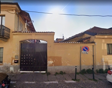 Appartamento in Vendita in Via Montesoglio 6 a Torino