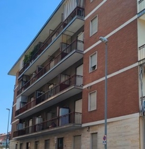 Appartamento in Via Archimede 5, Nichelino, 6 locali, 1 bagno, garage
