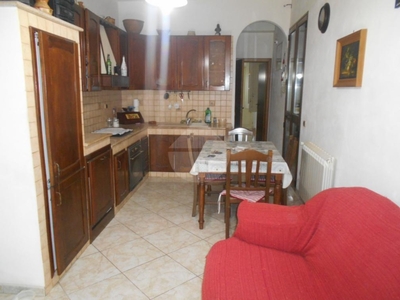 Appartamento in Via Cesare Battisti, Castelvetrano, 7 locali, 2 bagni