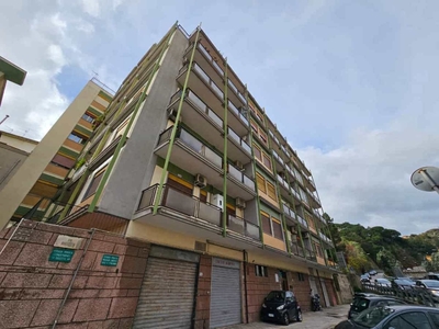 Appartamento in Viale Principe Umberto 121, Messina, 5 locali, 2 bagni