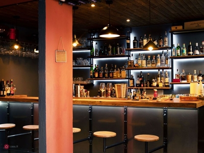 Bar in Vendita in Via delle Orfane 26 a Torino