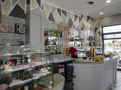 Bar in Vendita in Via Filadelfia a Torino