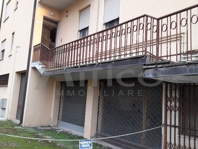 Capannone in Vendita a Rovigo, zona S. Bortolo, 70'000€, 220 m²
