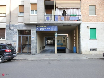 Capannone in Vendita in Via GUBBIO 74. a Torino