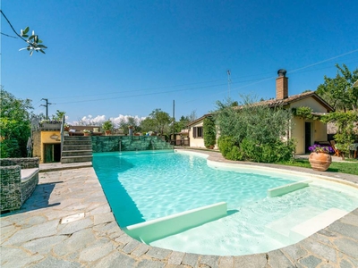 Casa a Arezzo con piscina, terrazza e barbecue