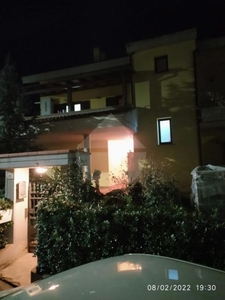 Casa indipendente in Via Domenico Nardini, Teramo, 4 bagni, 300 m²