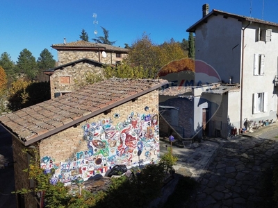 Casa indipendente in Via Fabbrica, Canossa, 13 locali, 3 bagni, 309 m²