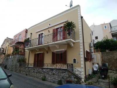 Casa indipendente in Via San Giuseppe, Milazzo, 3 locali, 2 bagni