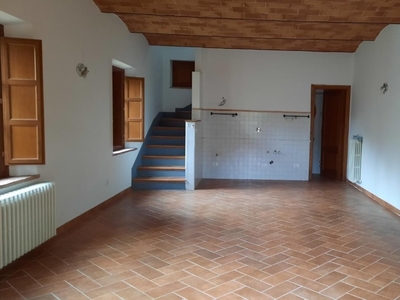 Casa semindipendente a Colle di Val d'Elsa, 3 locali, 2 bagni, 82 m²