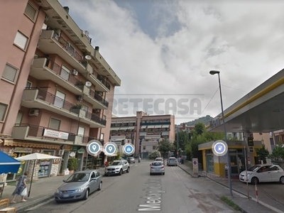 Immobile commerciale in Affitto a Salerno, zona PASTENA ALTA, 1'000€, 50 m²