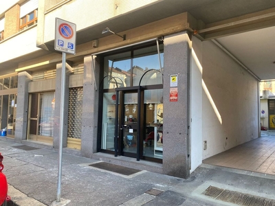 Negozio/Locale commerciale in Vendita in baiardi 5 a Torino
